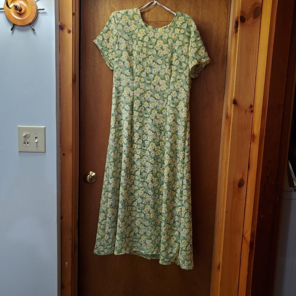 Miss Dorby Maxi Dress Size 14